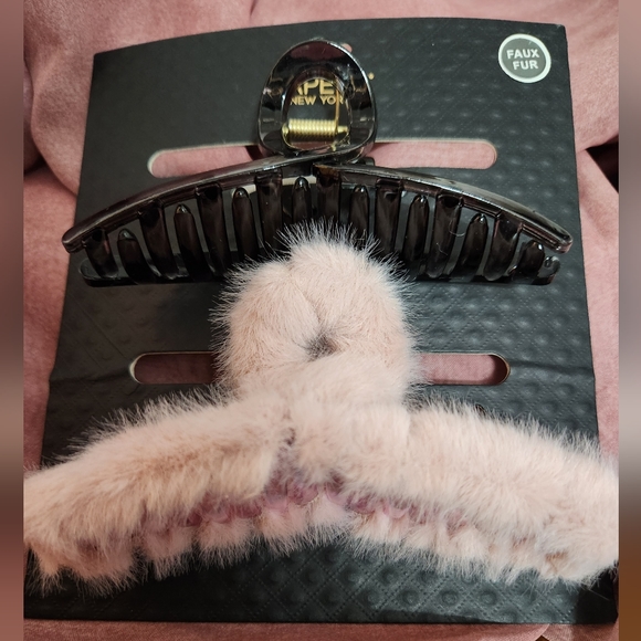 Capelli New York Hair Clips - Picture 3 of 3